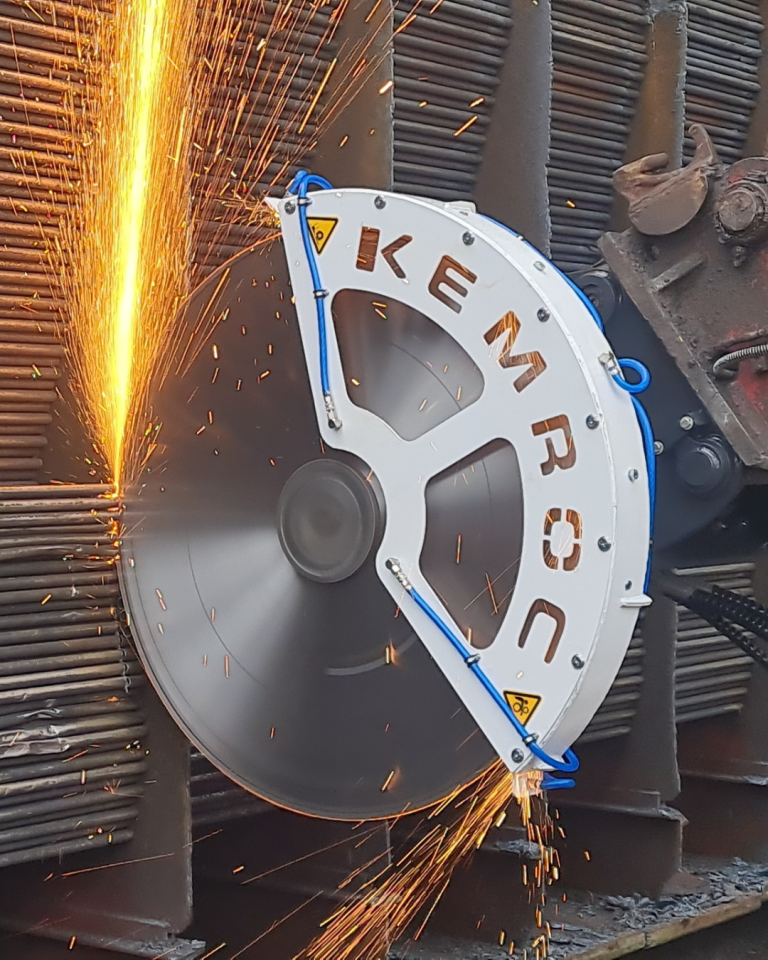 KEMROC KDS Diamond Saw Cutter Wheel Cutting into Steel